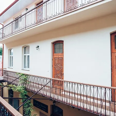 Wonderful Flat On Center